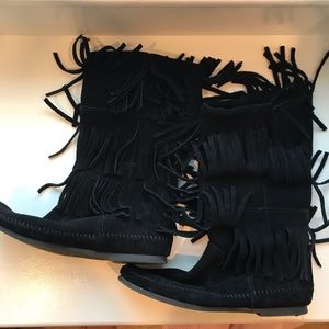 Minnetonka 3 layer Fringe Boot